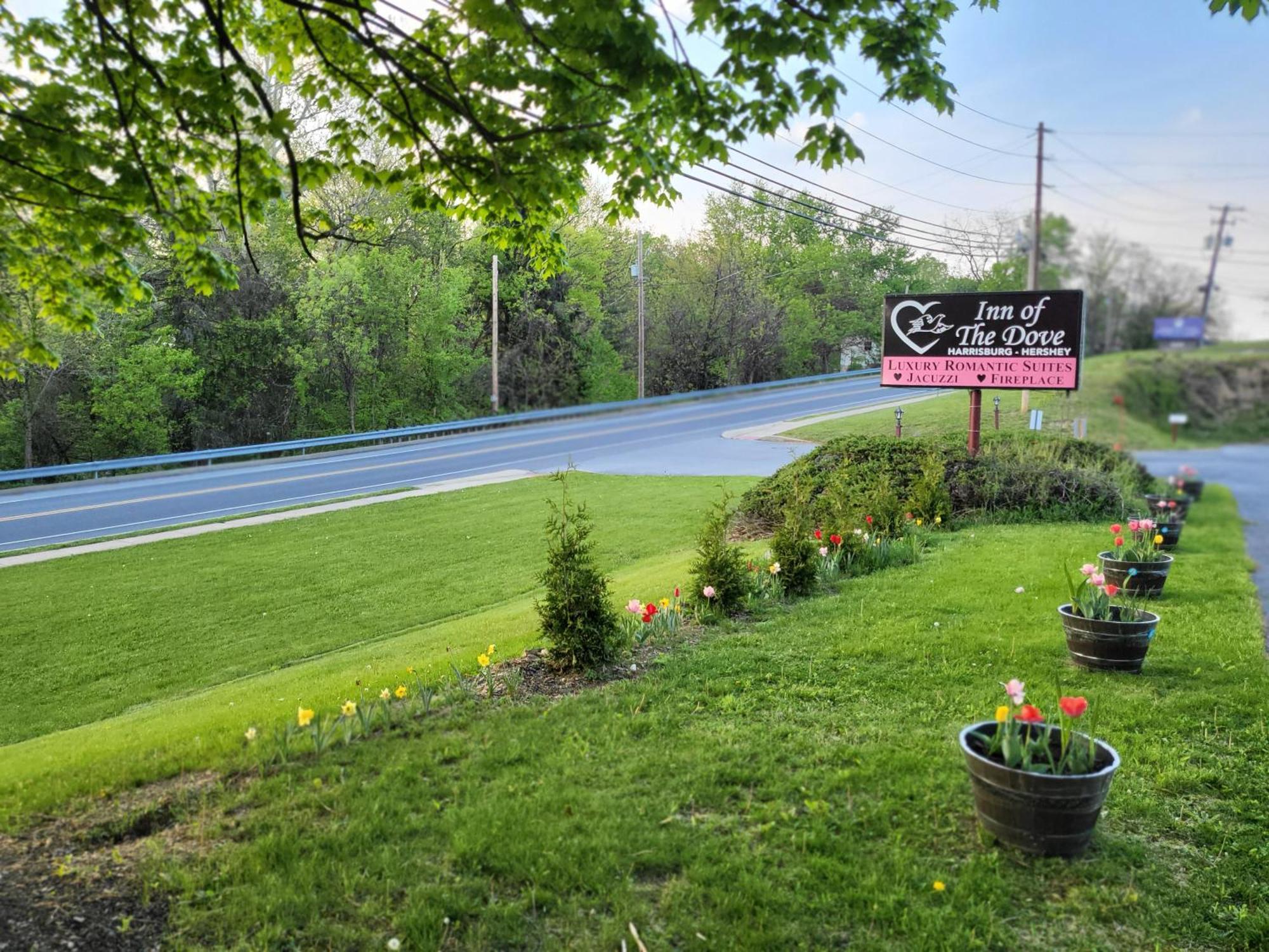 Inn Of The Dove - Romantic Luxury Suites With Jacuzzi & Fireplace At Harrisburg-Hershey-Philadelphia, Pa Exteriér fotografie
