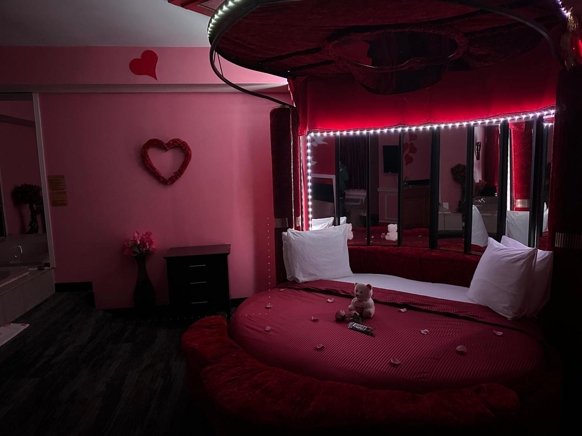 Inn Of The Dove - Romantic Luxury Suites With Jacuzzi & Fireplace At Harrisburg-Hershey-Philadelphia, Pa Exteriér fotografie