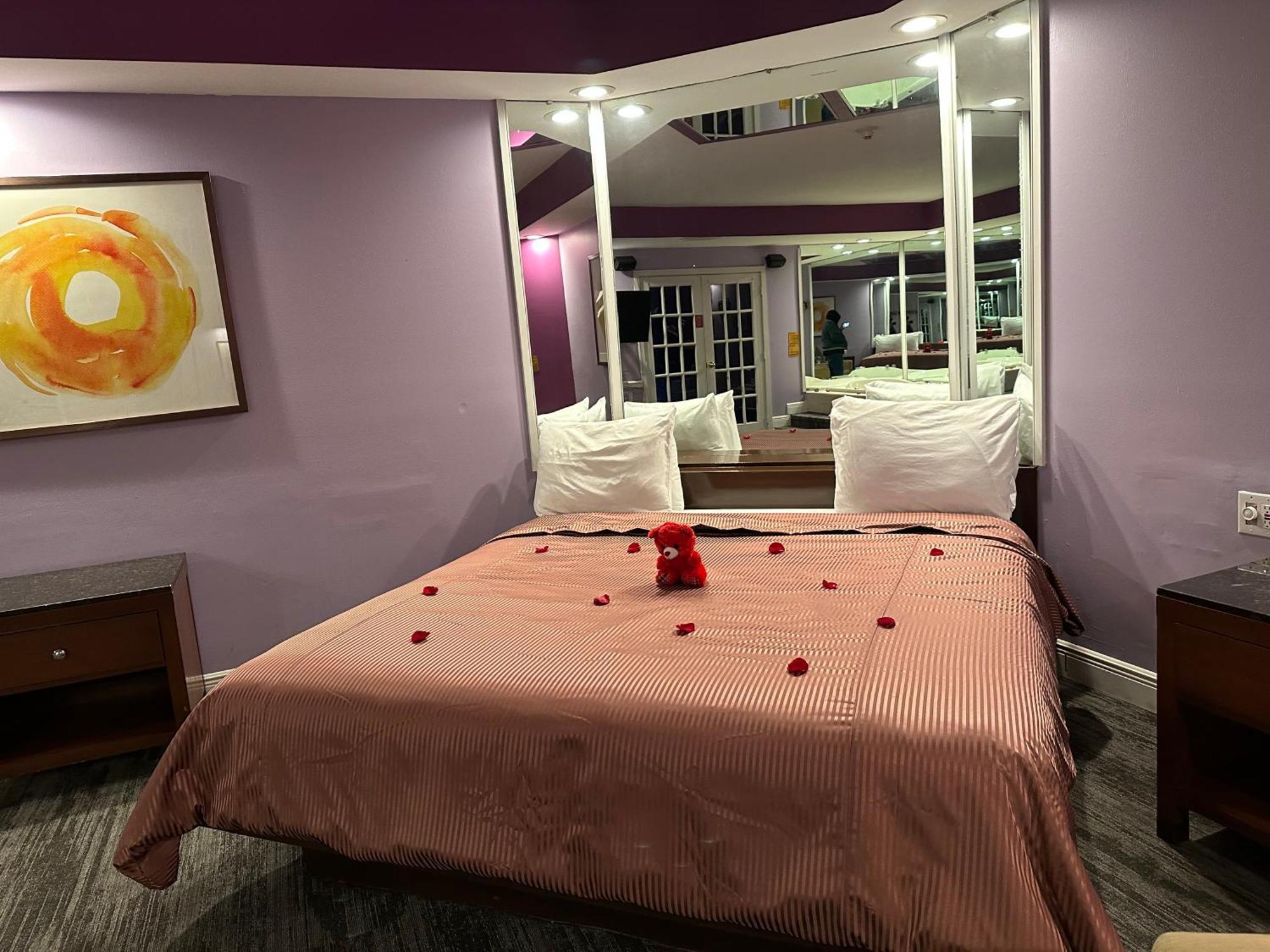 Inn Of The Dove - Romantic Luxury Suites With Jacuzzi & Fireplace At Harrisburg-Hershey-Philadelphia, Pa Exteriér fotografie