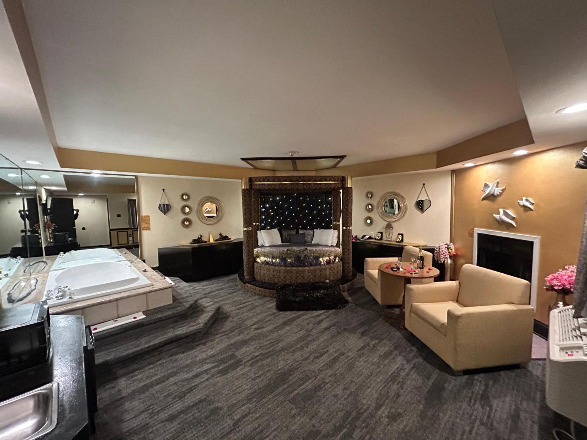 Inn Of The Dove - Romantic Luxury Suites With Jacuzzi & Fireplace At Harrisburg-Hershey-Philadelphia, Pa Exteriér fotografie